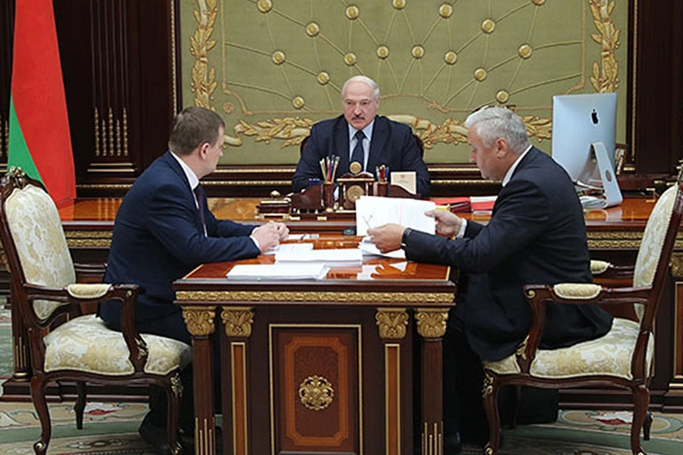 Александр Лукашенко на встрече с вице-премьерами Александром Турчиным и Владимиром Дворником. Фото: president.gov.by