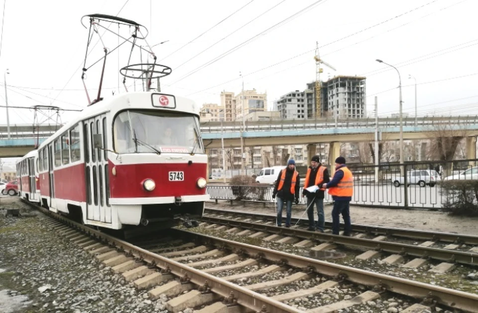 На участке от ТКР "Европа Сити Молл" до площади Дзержинского планируют полностью заменить трамвайные пути и контактную сеть.