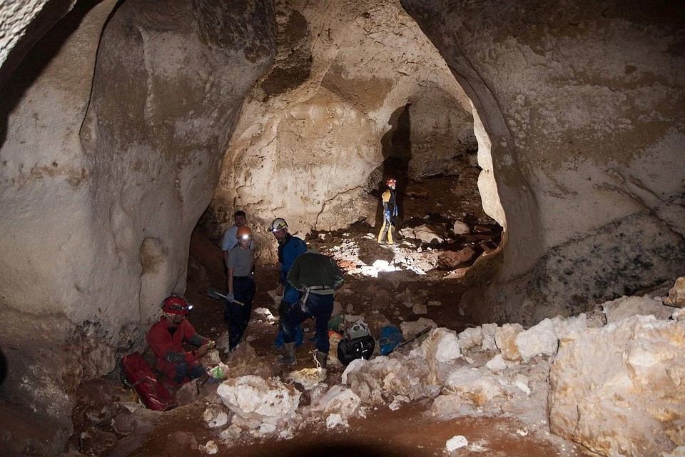 Ученые будут тщательно изучать пещеру. Фото: Фото: Российский союз спелеологов
