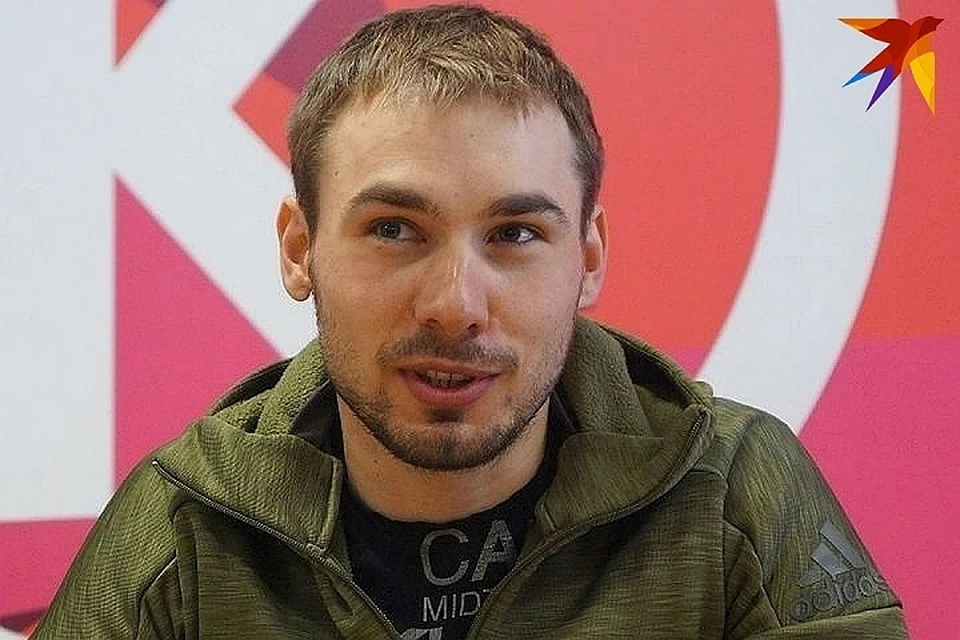 Антон Шипулин празднует первую политическую победу - он выиграл в гонке на довыборах в Госдуму