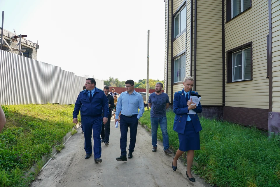 В выезде приняли участие представители государственного строительного надзора, организации-застройщика, дольщики.