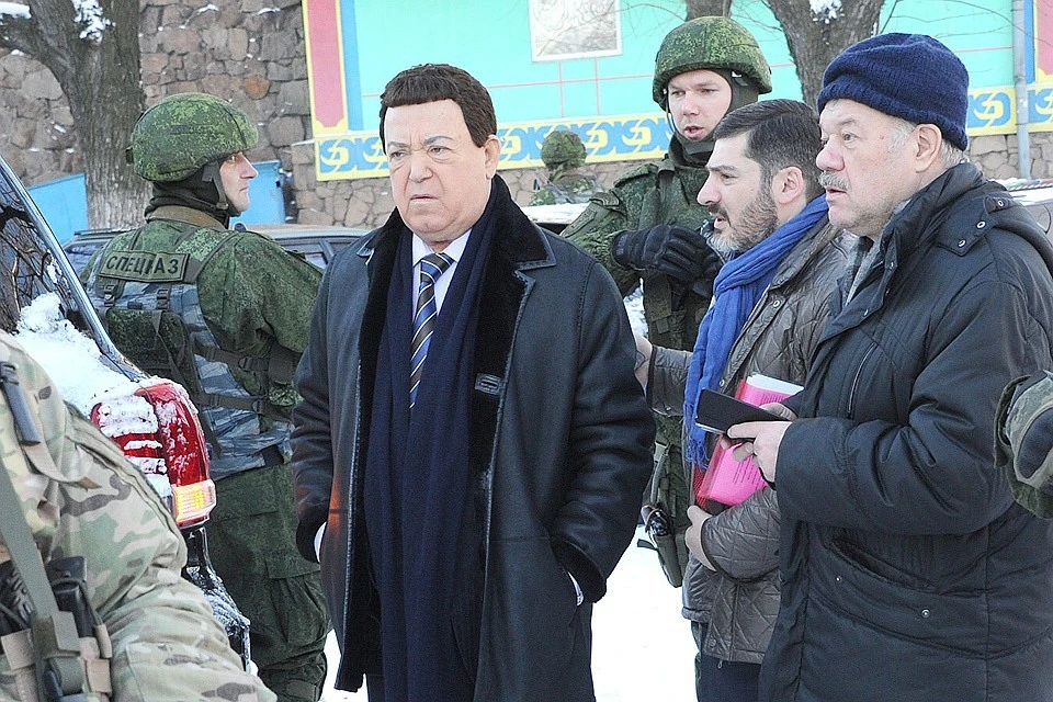 Иосиф Кобзон и Александр Гамов на Донбассе, декабрь 2015 года.
