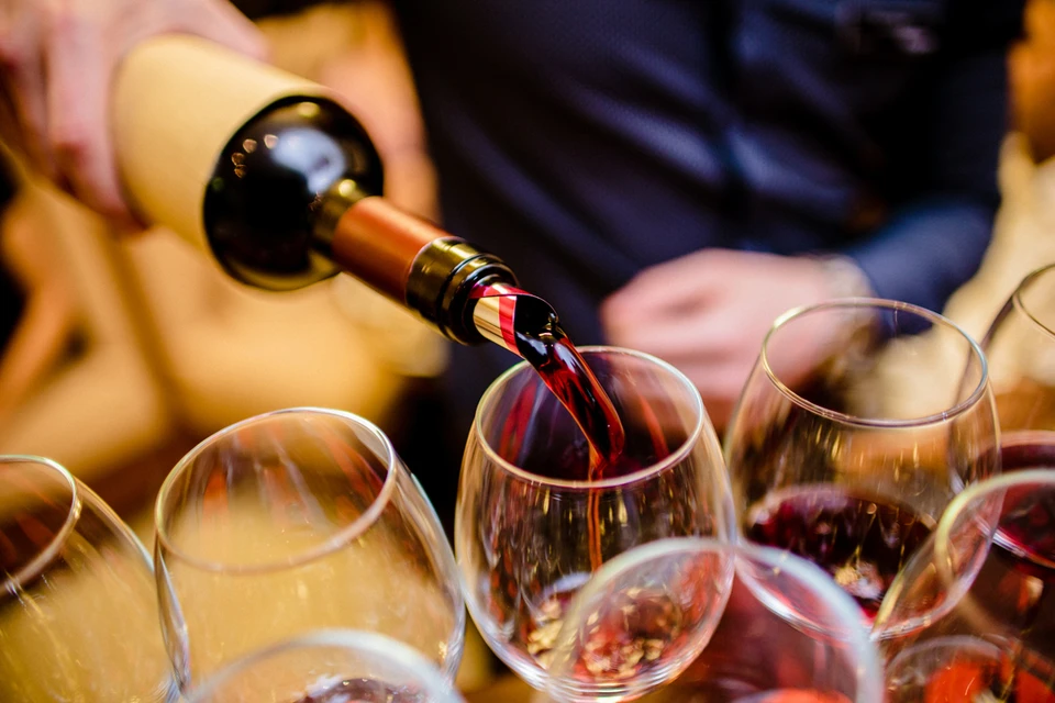 С 2020 года увеличатся акцизы на вино и шампанское. Причем и на импортное, и на свое.