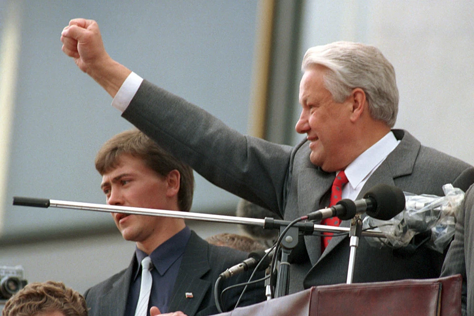 В гражданской войне в любом случае кто-то должен победить. Ельцин победил в ней блицкригом. Нам повезло.