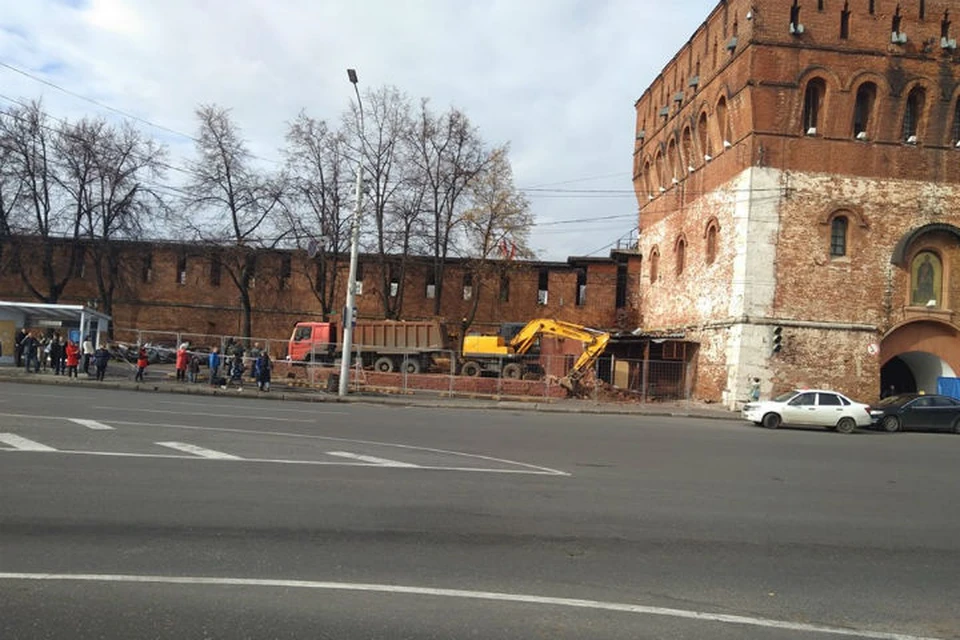 В Нижнем Новгороде снесли старейшее кафе на площади Минина. ФОТО: Михаил Рубинштейн.
