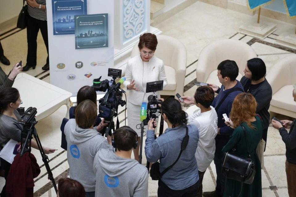 Помощник президента Казахстана Аида Балаева презентации антологий казахской прозы и поэзии.