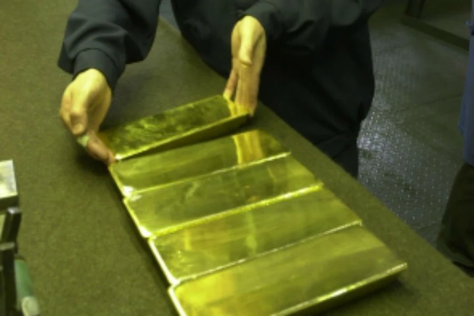 Семь слитков золота на 4 миллиона рублей нашли в автомобиле у жителя Забайкалья
