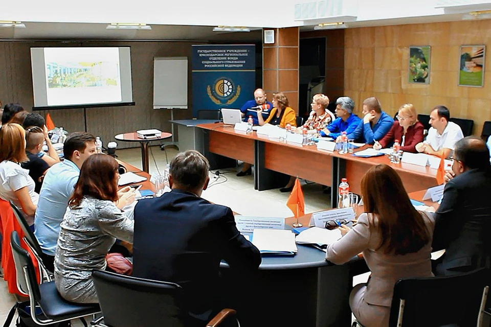 Участники круглого стола призывали предупреждать производственный травматизм