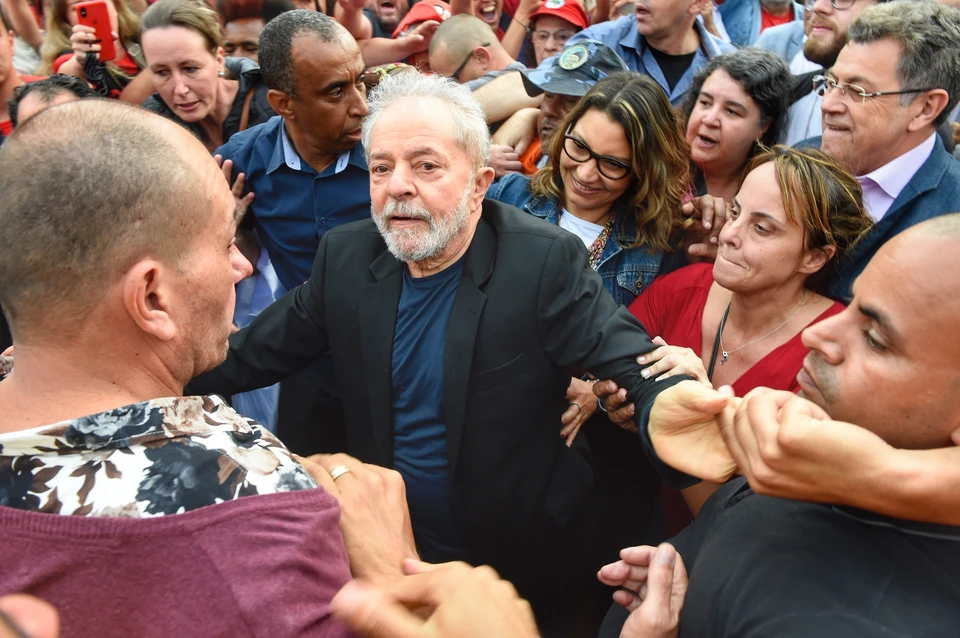 Бывшего президента Лулу да Силву по ходатайству защиты выпустили из тюрьмы.