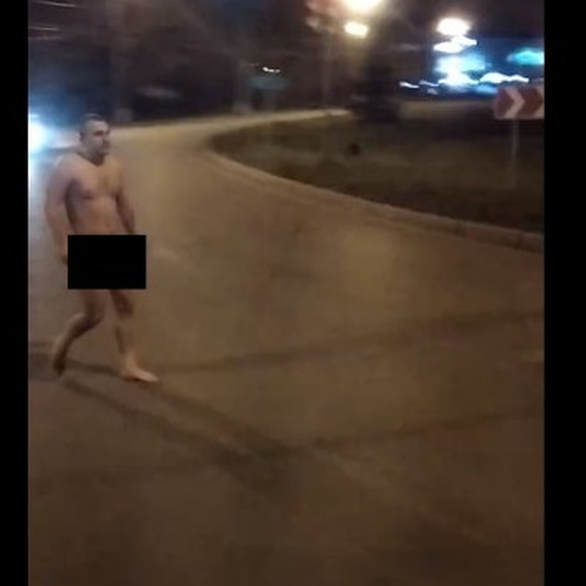 по городу гулял голый мужчина фото 69