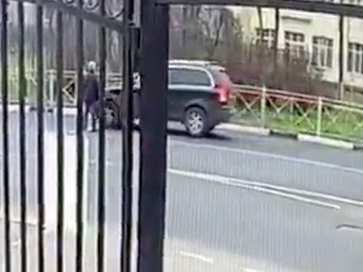 Бизнесмен, торгующий кухонными ножами, за одну минуту зарезал пешехода в  Мытищах - KP.RU