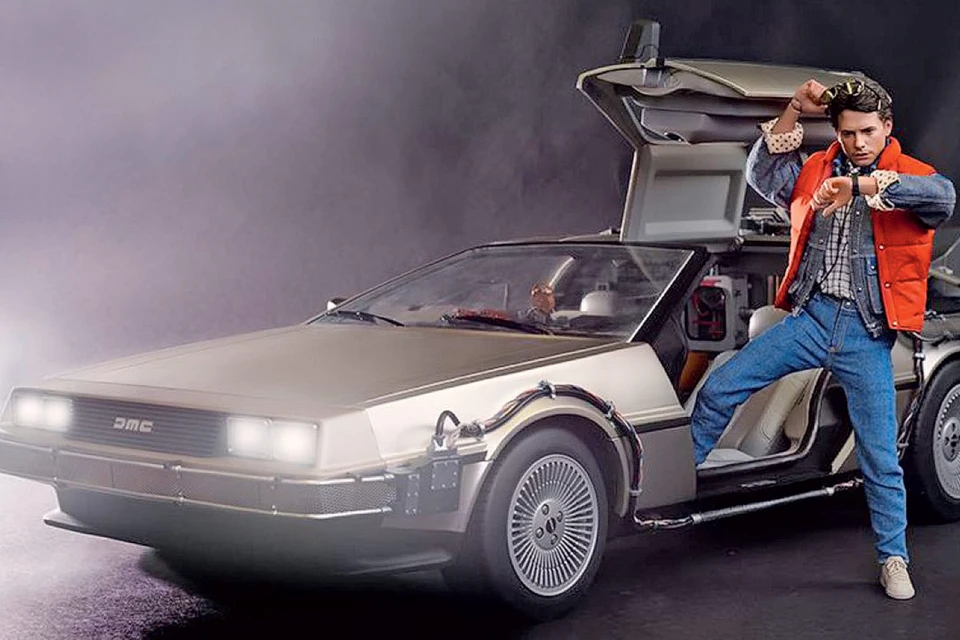 Во второй части культовой кинотрилогии «Назад в будущее» (1985, 1989, 1990) главный герой Марти Макфлай уже в 2015 году уверенно летал на «прокачанном» автомобиле DeLorean DMC-12. Но в реальной жизни мы пока не достигли таких высот. Хотя отчаянно стараемся…