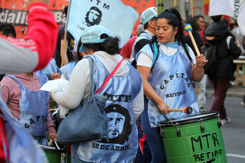 Протесты в Буэнос-Айресе простив соглашений с МВФ.