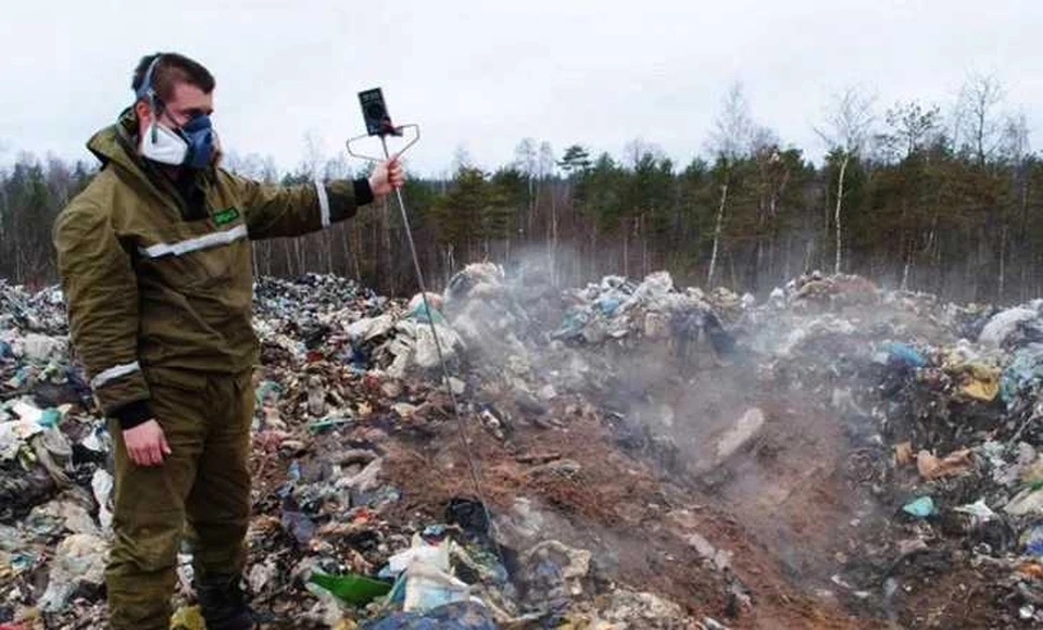 Опасность свалок. Полигон ТБО Ухта. Свалка опасных отходов. Свалка с токсичными отходами. Полигон опасных отходов.