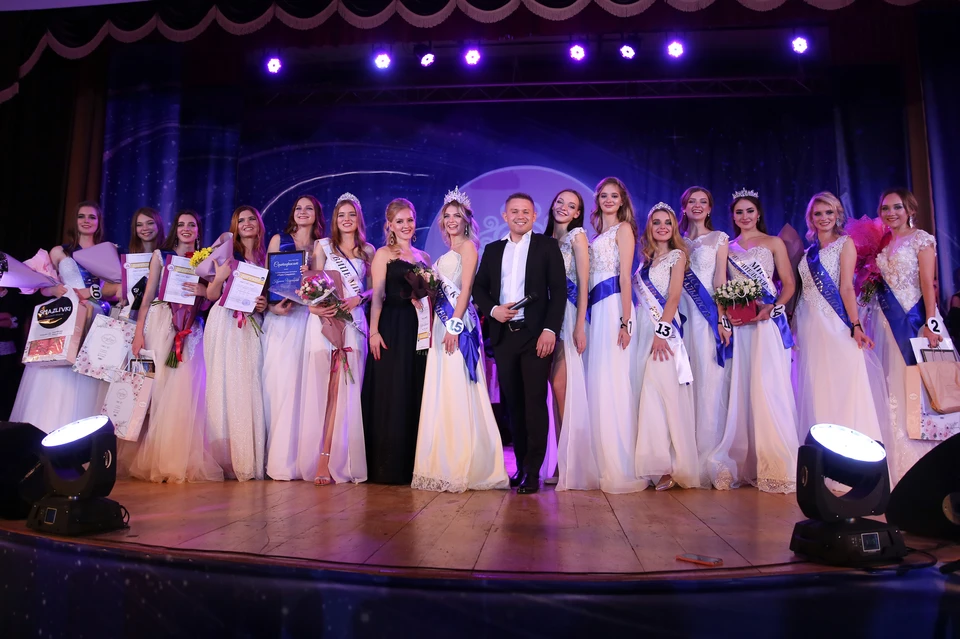 За титул «Мисс КФУ – 2019» боролись 15 участниц из восьми структурных подразделений.