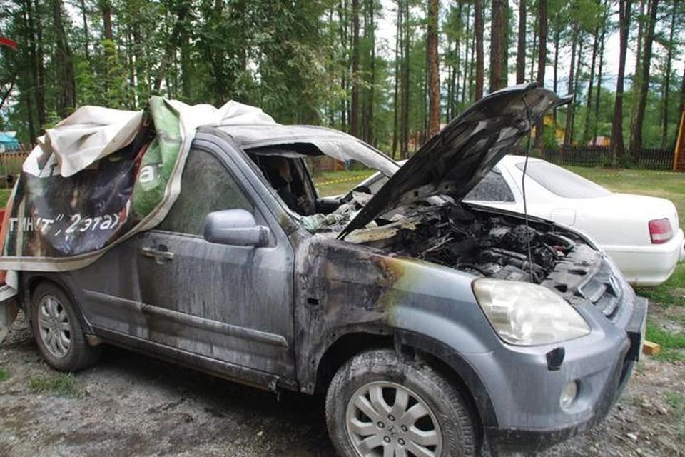 Машина сгорела почти вся. Фото: личный архив.