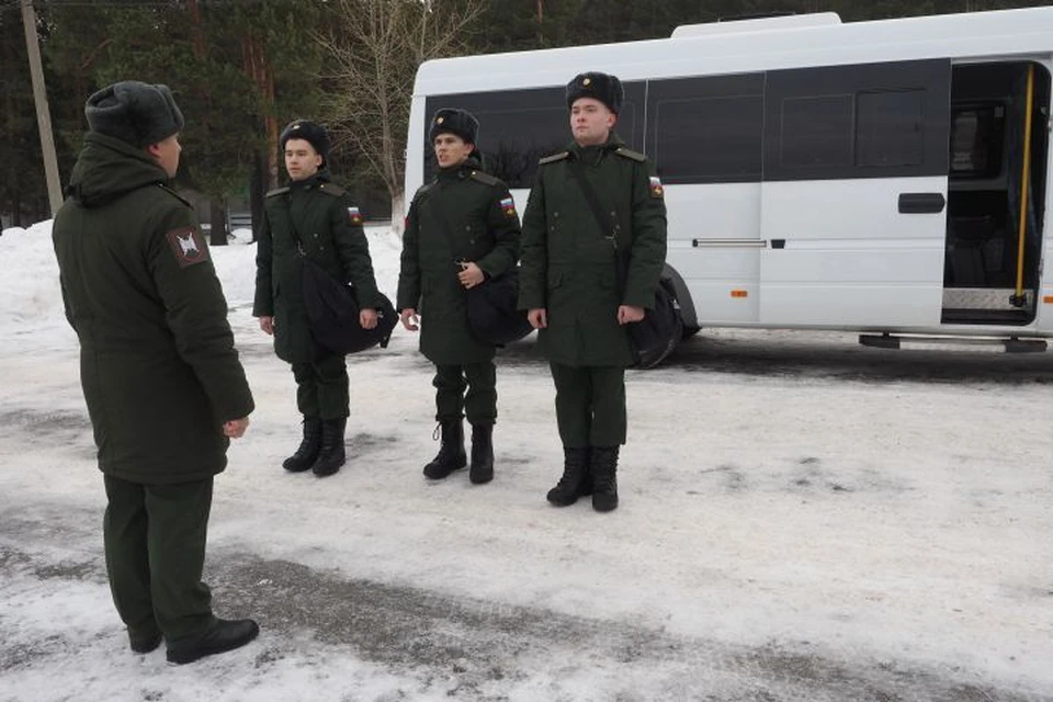 12 декабря солдаты отправились служить в научную роту. Фото: Александр Зайцев