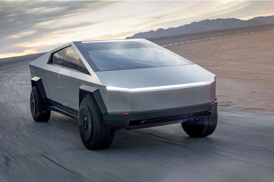 Илон Маск едва успел представить новую модель Tesla , электромобиль Cybertruck, как почти такой же появился на дорогах столицы.