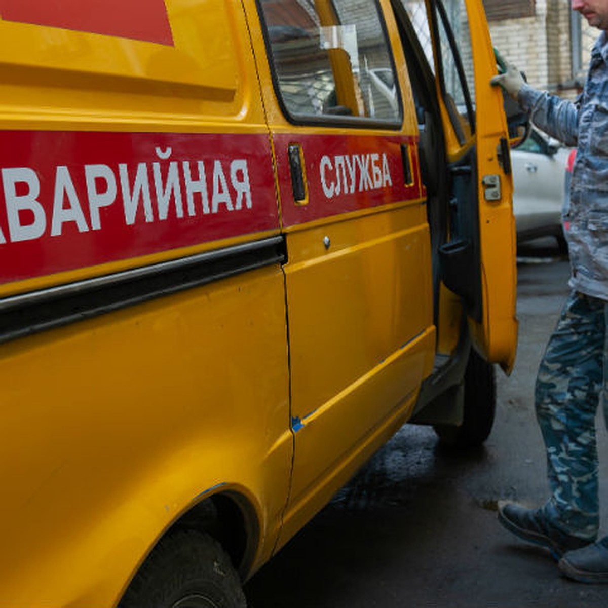 Сохрани и распечатай. Куда звонить, если в праздники случилась беда - KP.RU