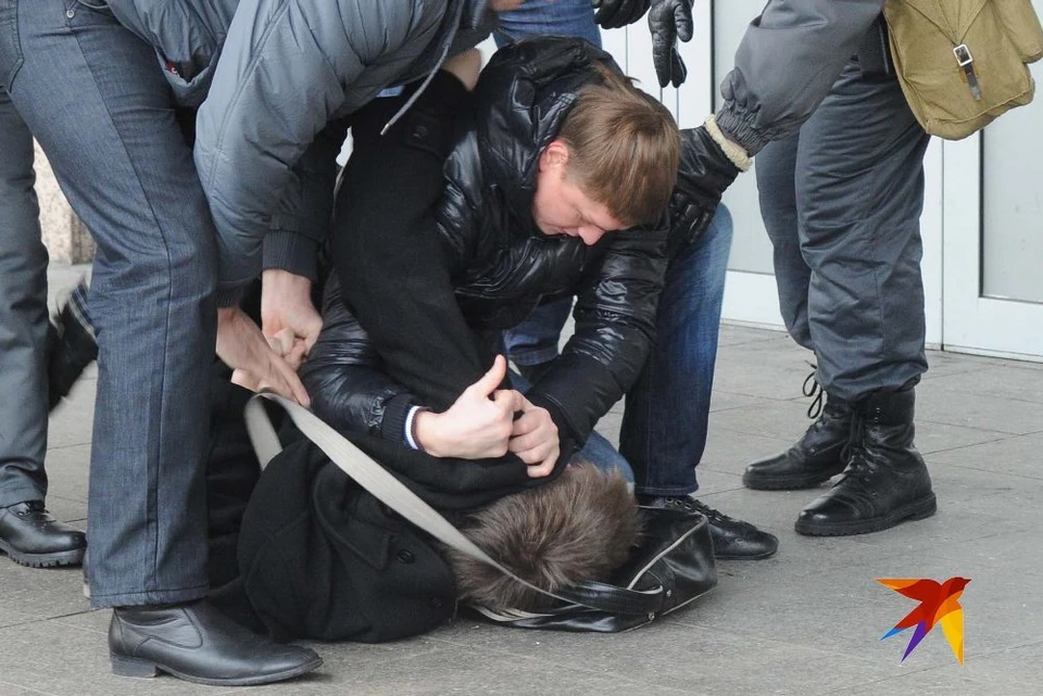 Дело молодого экстремиста расследовали и довели до суда.
