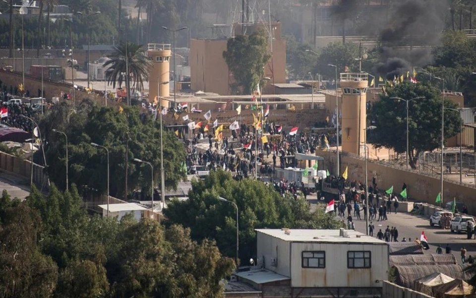 Протесты произошли у здания американского посольства в Ираке
