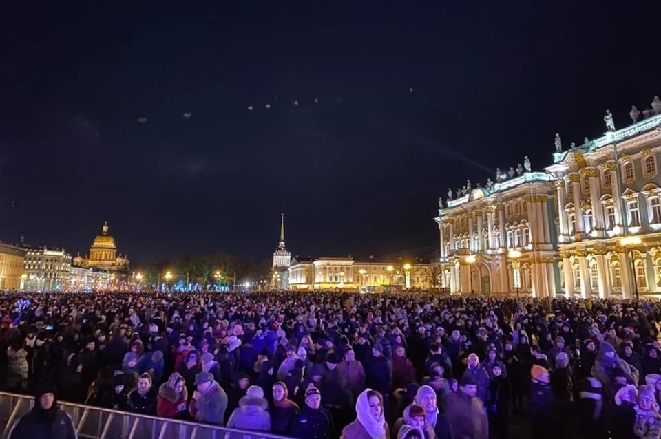 2 миллиона человек побывало в Новый год 2020 на Дворцовой площади и Невском проспекте. Фото: комитет по культуре Петербурга.