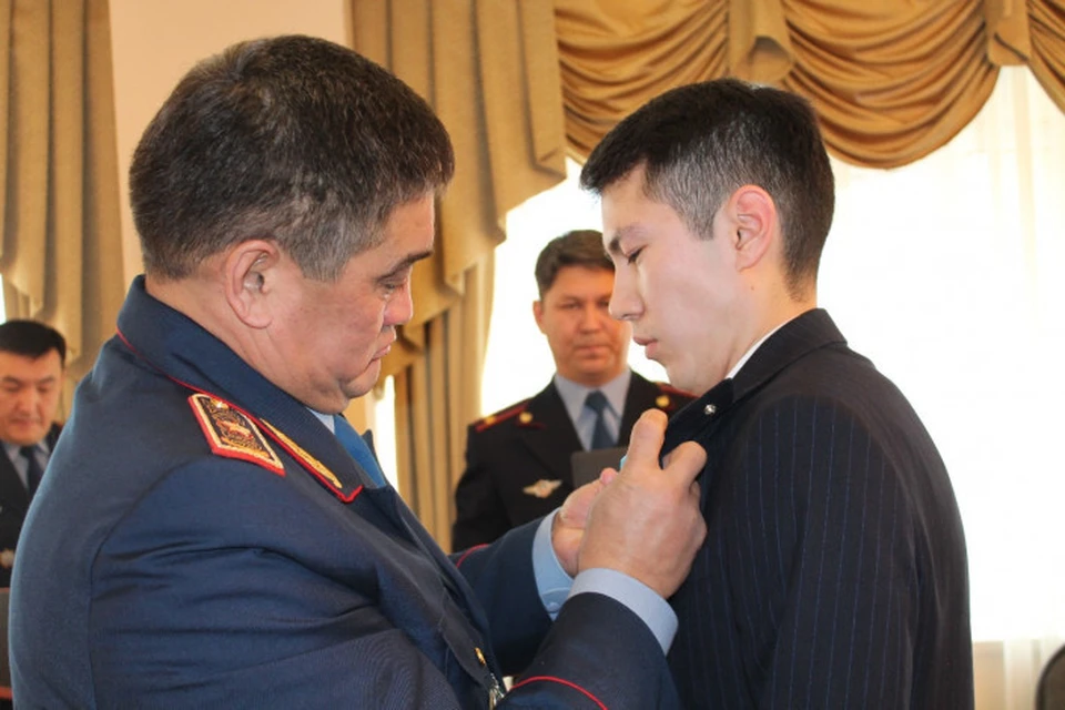 23-летнего Темирлана Кадауова наградили 2 января.