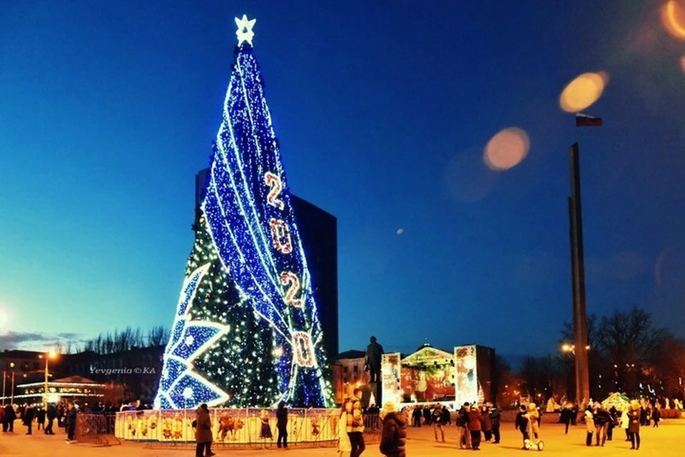 В Донецке сегодня будет третья ночь без комендантского часа. Фото: Евгении Карпачевой