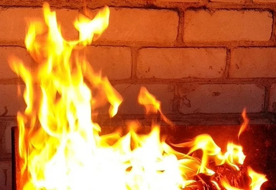 В ликвидации пожара принимали участие 20 человек, восемь единиц техники