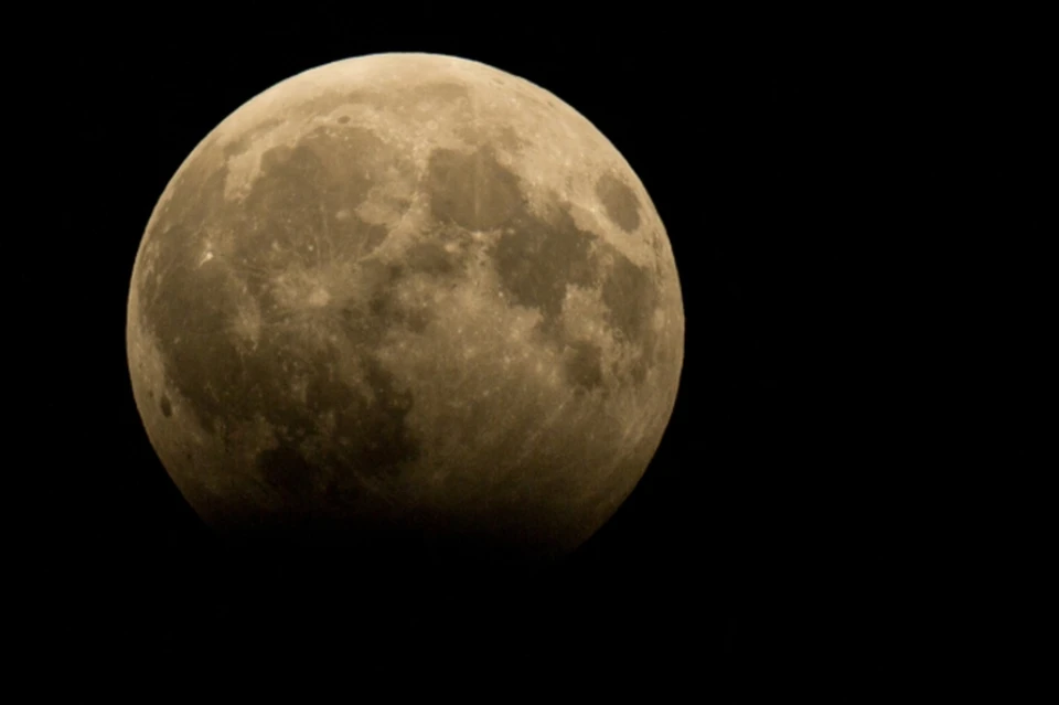 Moon close up.