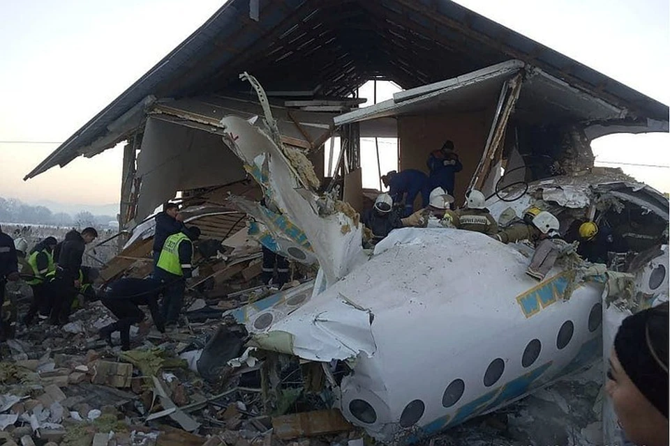 27 декабря 2019 года самолёт авиакомпании Bek Air потерпел крушение при взлёте из аэропорта Алматы / Фото: МЧС Казахстана