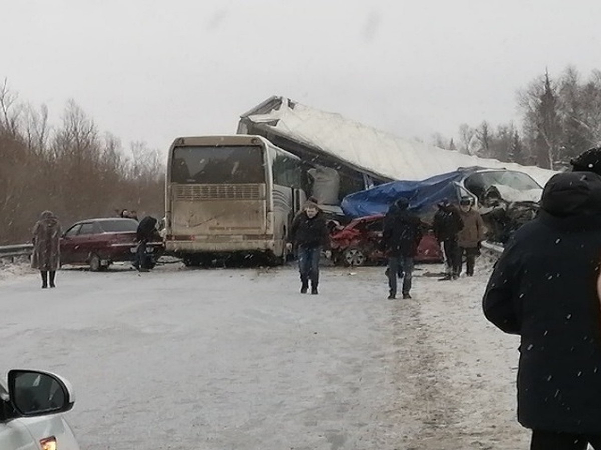 Есть пострадавшие». На место массовой аварии под Краснокамском выехали  сотрудники МЧС - KP.RU