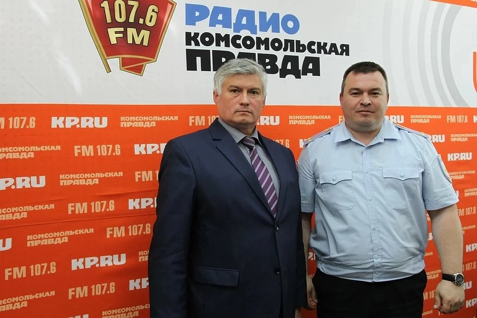Главный инженер МКУ "Служба благоустройства и дорожного хозяйства" Фирдаус Харисов и начальник Управления ГИБДД МВД по УР Руслан Набиев