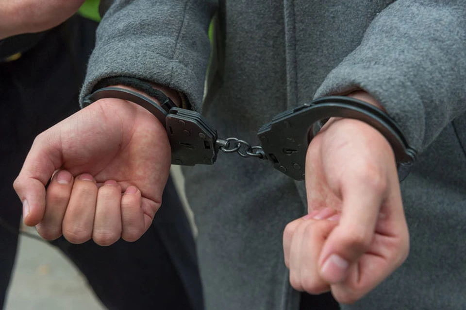 Подозреваемых задержали с поличным.