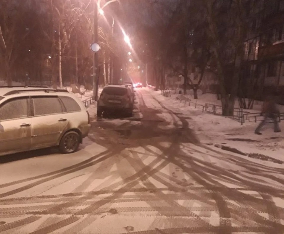 За рулем неустановленного автомобиля с номером 219, предположительно, находился мужчина