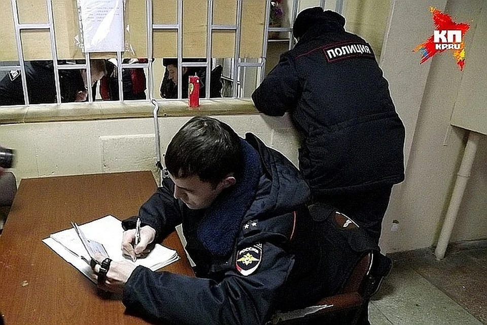 Полицейские задержали мужчину, совершившего разбойное нападение на магазин