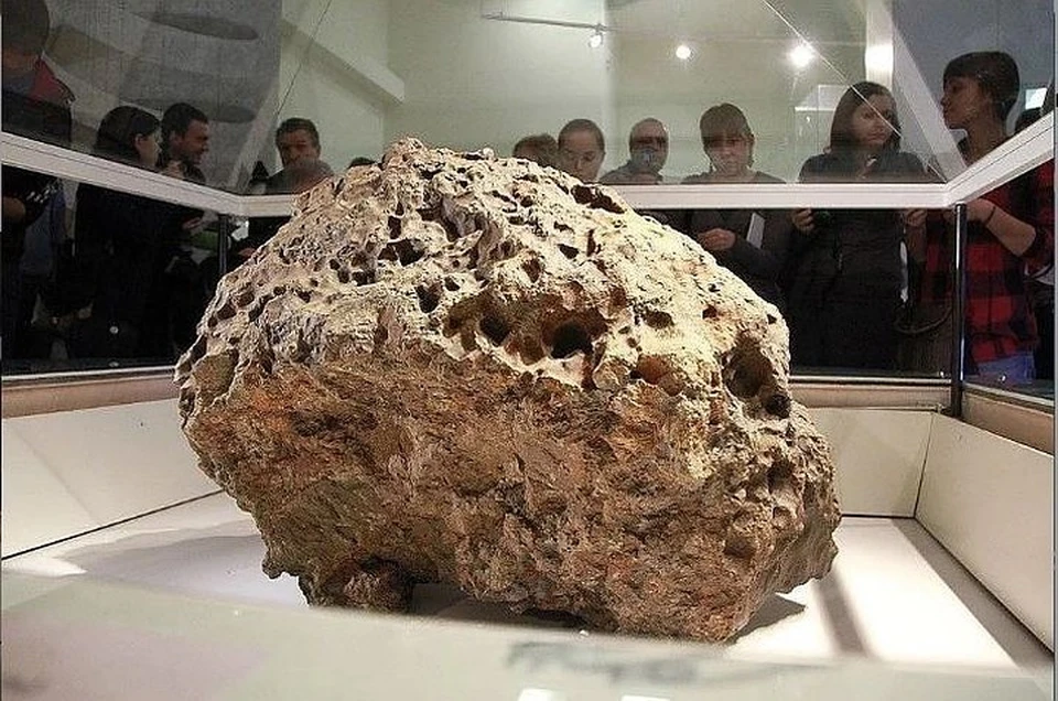 Часть челябинского метеорита хранится в Краеведческом музее