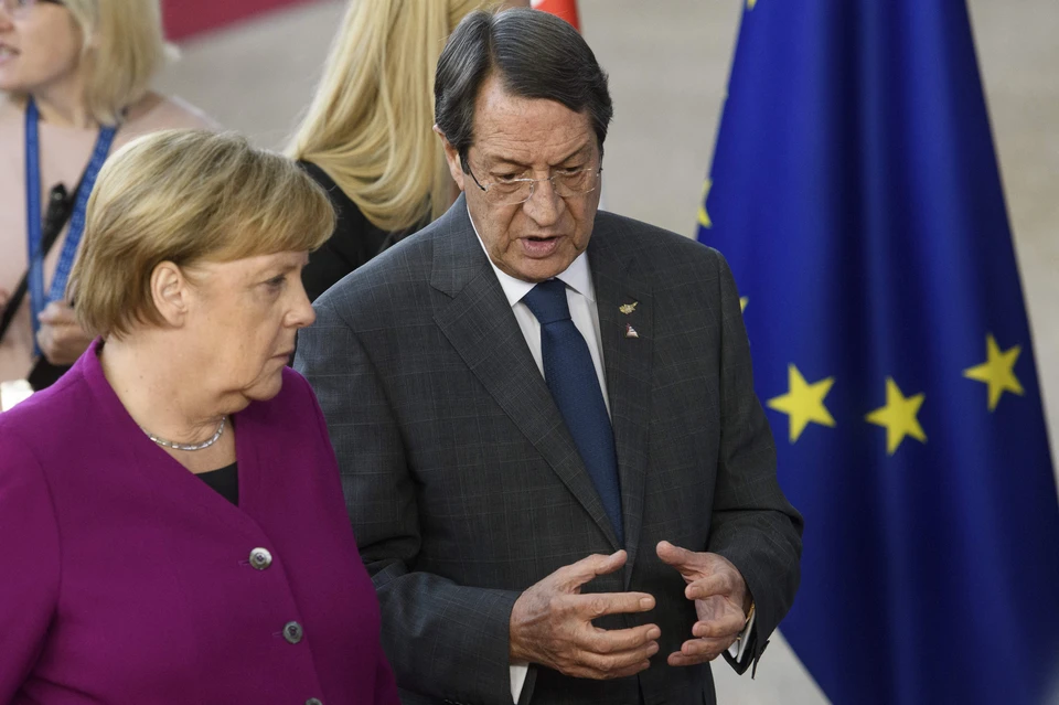 Канцлер Германии Ангела Меркель и президент Кипра Никос Анастасиадис на саммите ЕС