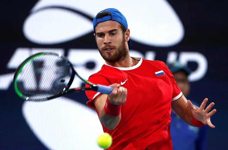 Матч третьего круга Australian Open между россиянином Кареном Хачановым и австралийцем Ником Кирьосом.