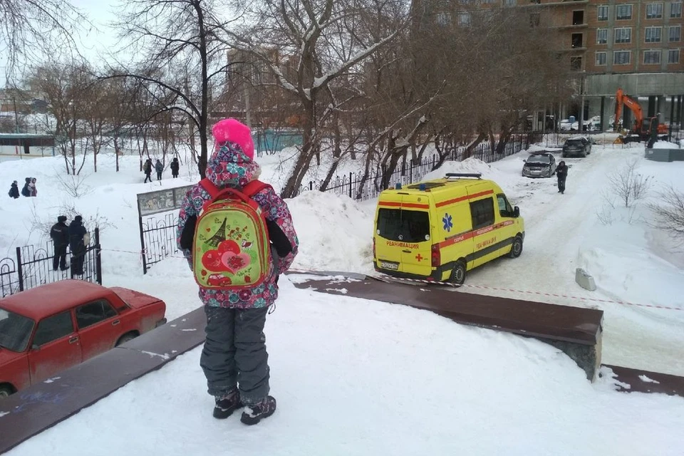 Детей не пускают на место ЧП.