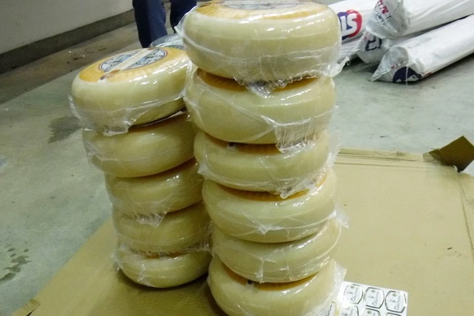 Пол тонны сыра будет уничтожено в Петербурге / Фото: Выборгская таможня