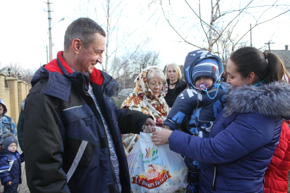 Виктор Артамонов уже не первый год помогает жителям Донбасса