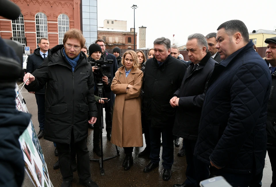 Губернатор Игорь Руденя и Виталий Мутко посетили территорию Морозовского городка в Твери Фото: ПТО