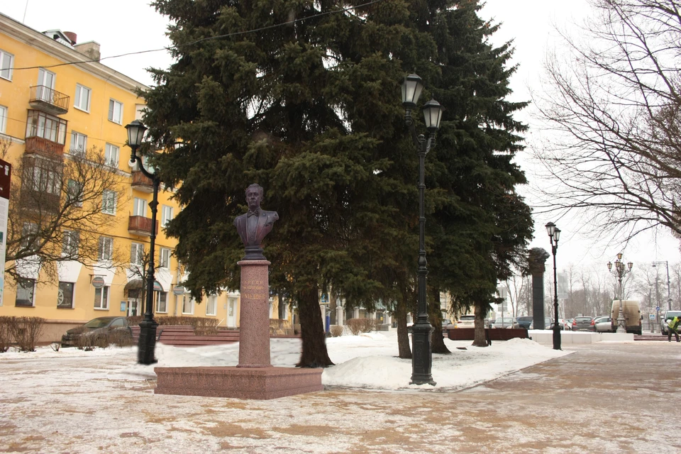 Бюст Сергея Лемешева хотят установить напротив здания филармонии на Театральном проезде Фото: администрация Твери
