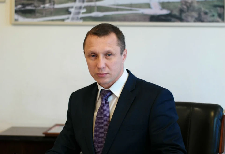 С инициативой продажи служебного автомобиля выступил сам Михаил Сидоров. Фото: Хабаровская городская дума