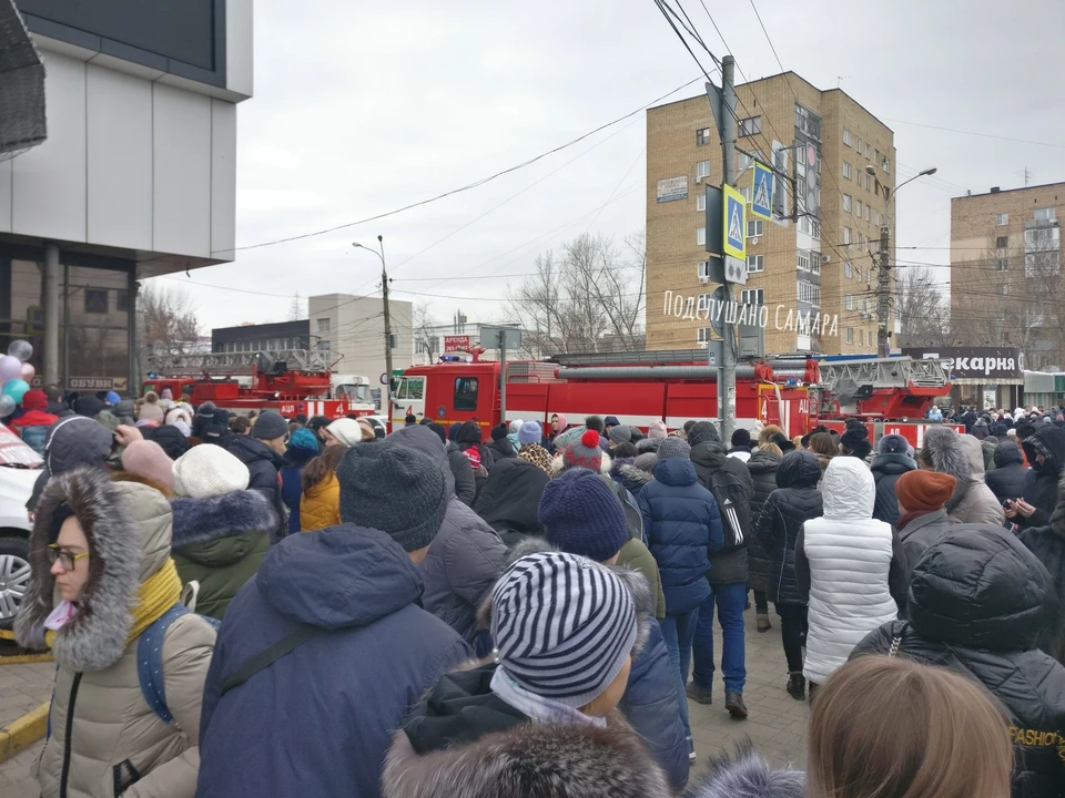 Сотрудники ГИБДД экстренно перекрыли движение в районе ЧП ФОТО: «Подслушано Самара» https://vk.com/overstory163