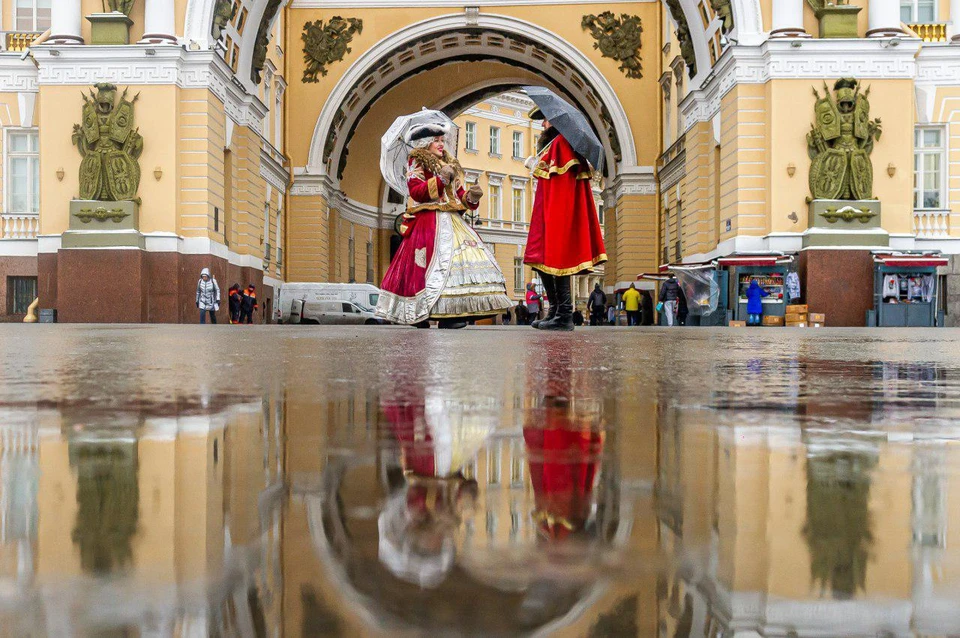 Вместо снега в феврале над Петербургом опять идет дождь.