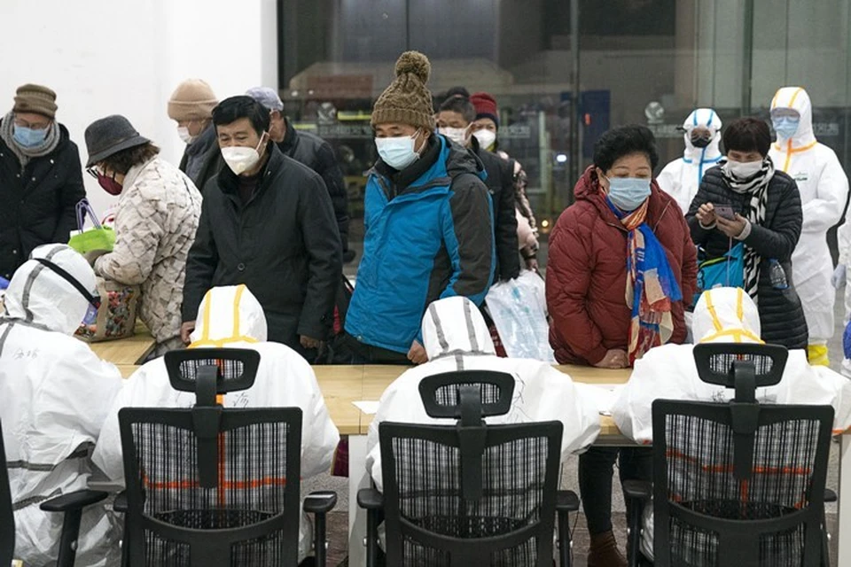 В Китае за сутки зафиксировали 2478 новых случая заражения коронавирусом