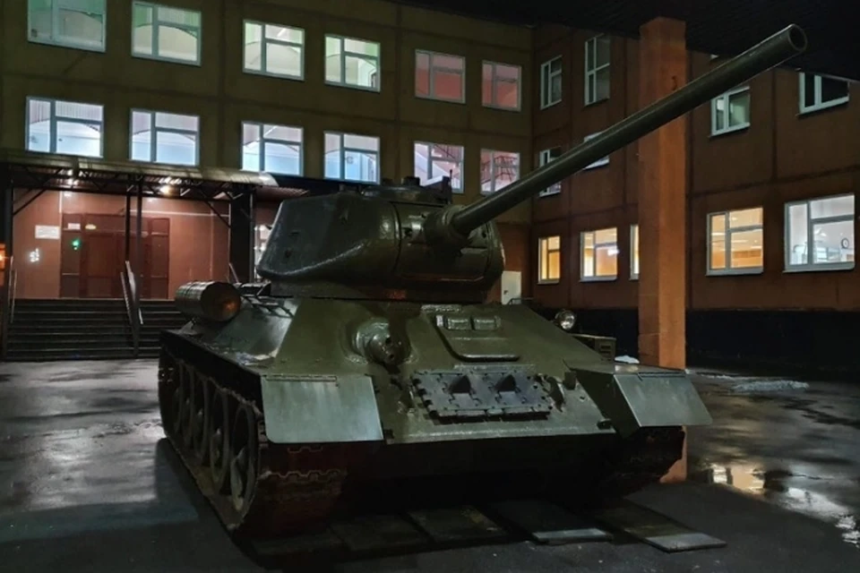 Школьников Всеволожска встретил Т-34. Фото: vk.com/kadetemercom