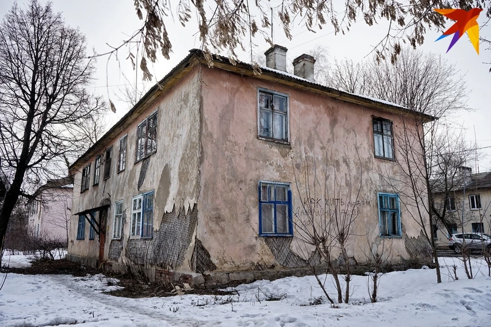 Орловские следователи проверят, почему семья с ребенком осталась в аварийном доме